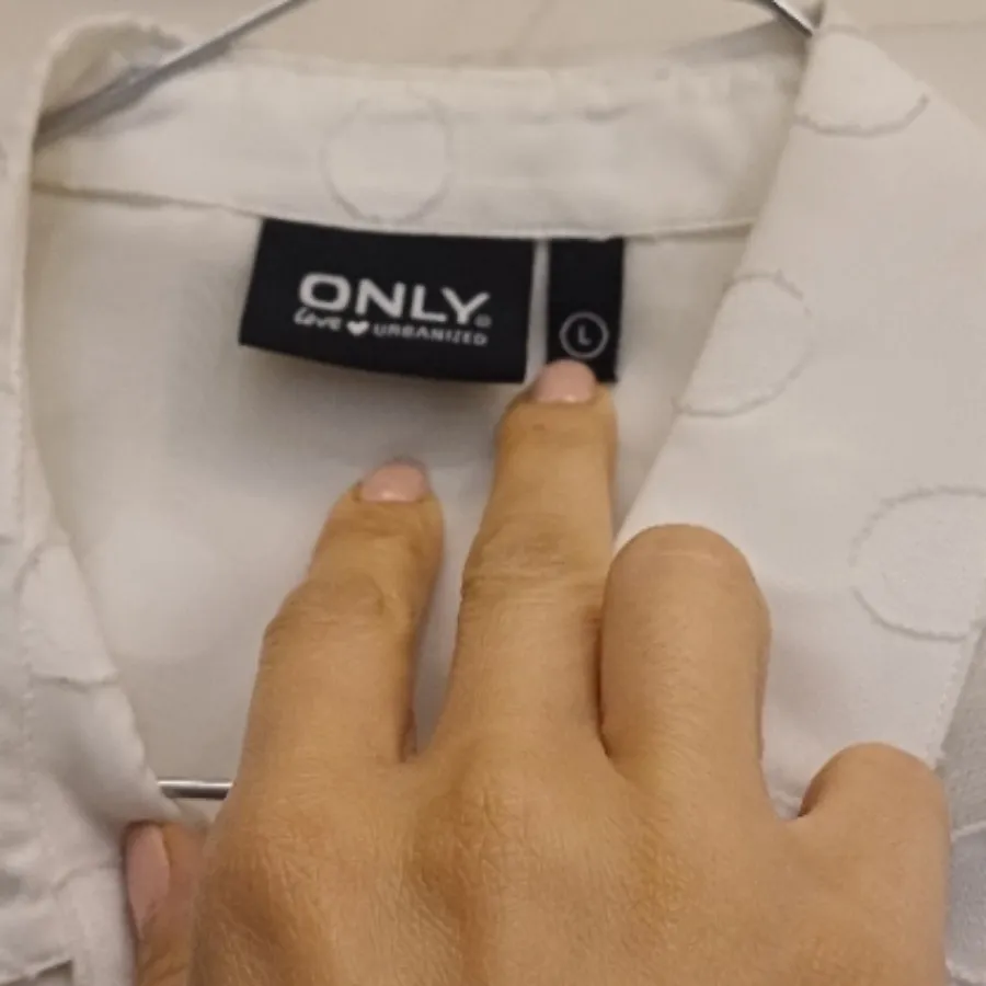 شومیز حریر خالدار