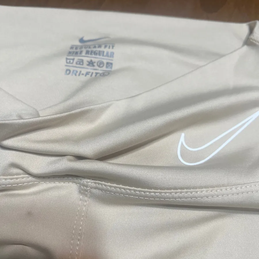 لگ ورزشی کرم