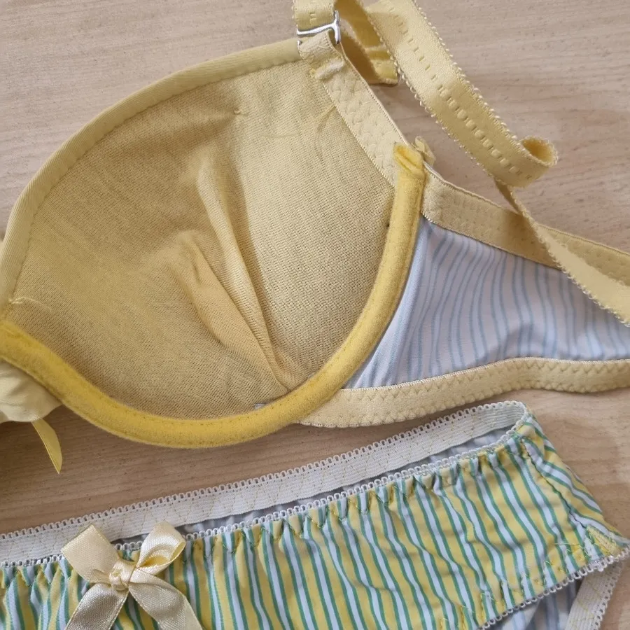 سوتین اسفنجی و شورت