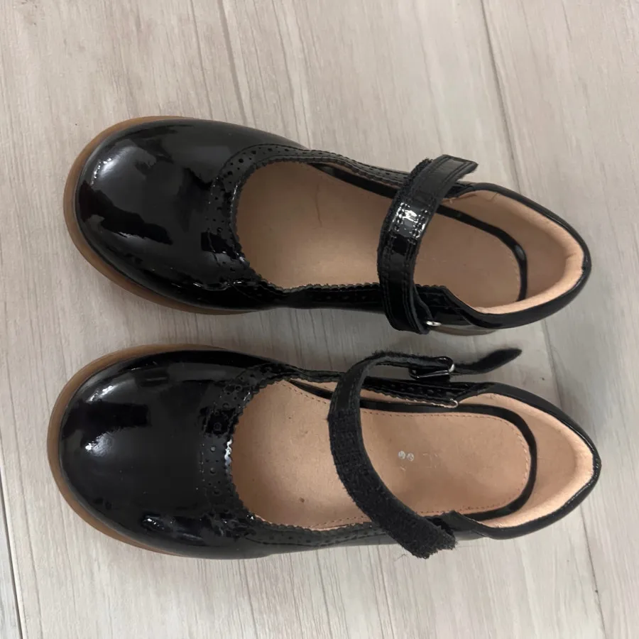 کفش عروسکی نکست