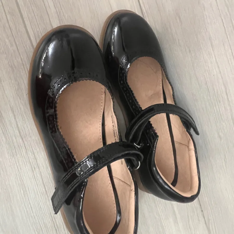 کفش عروسکی نکست