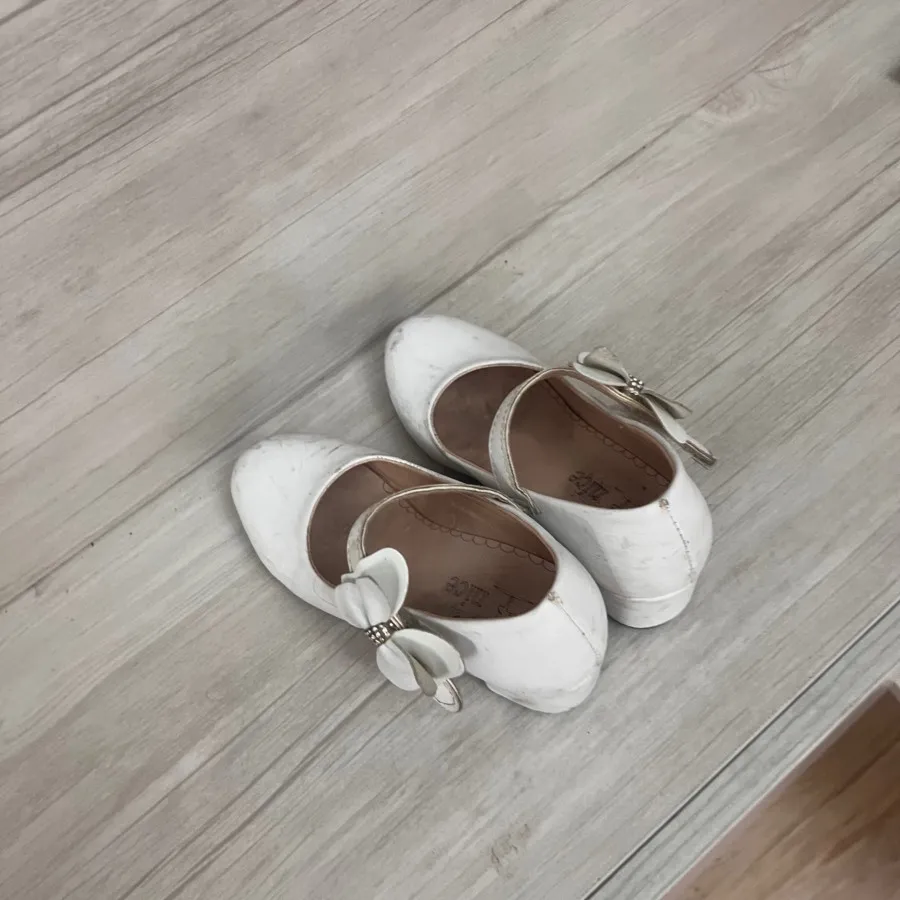 کفش پاشنه بلند سفید