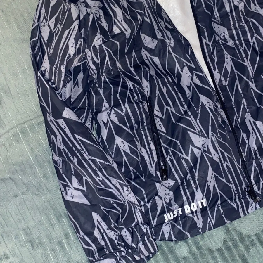 سوییشرت ورزشی خز دار