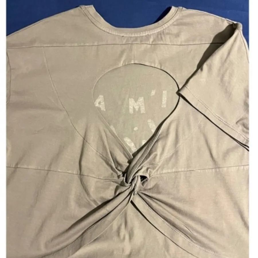 تیشرت طوسی پشت باز