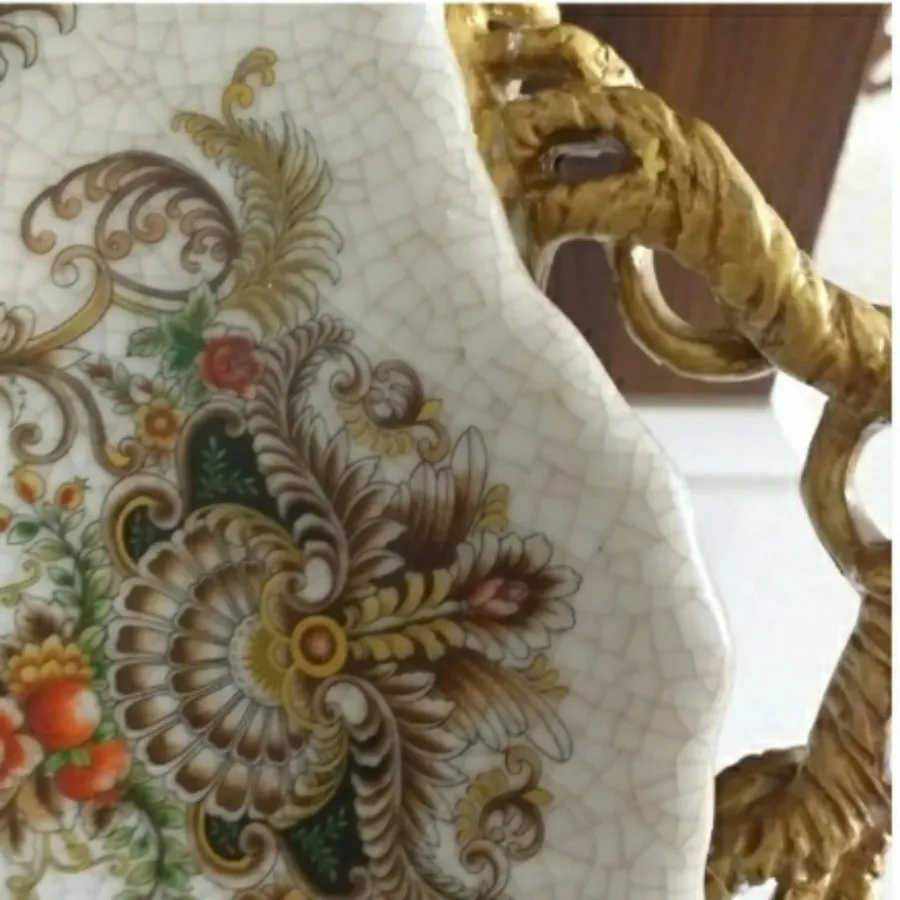 میوه خوری زیر خاکی