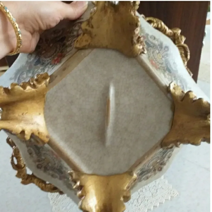 میوه خوری زیر خاکی