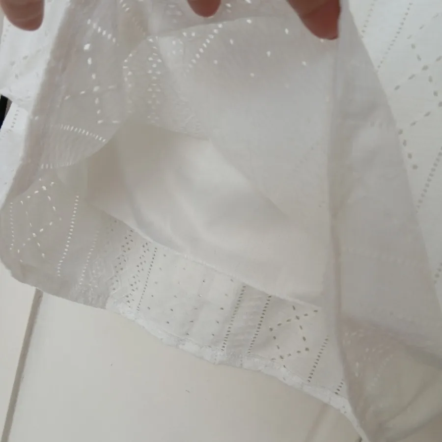 تاپ سفید خامه دوزی