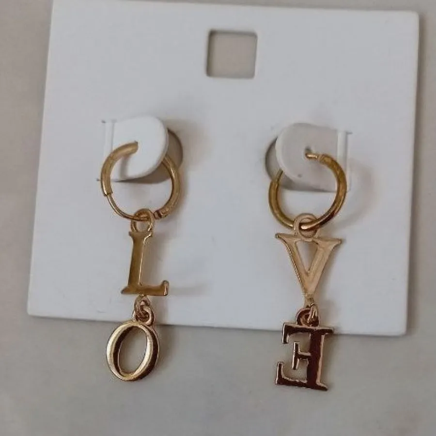 گوشواره جذاب و زیبا LOVE