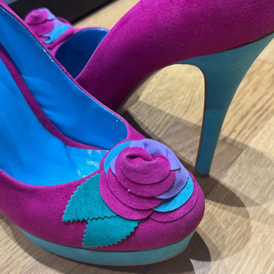 کفش پاشنه بلند