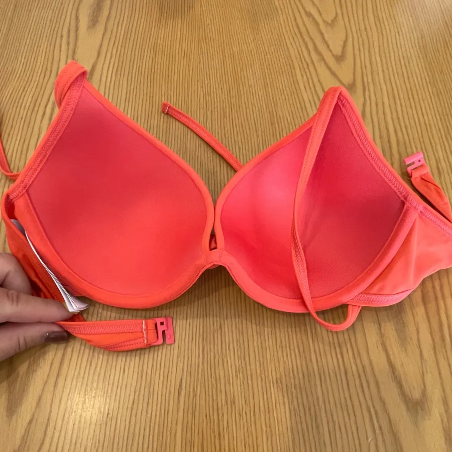 بیکینی دبنهامز