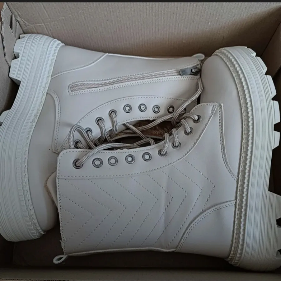 بوت زمستانی کرم