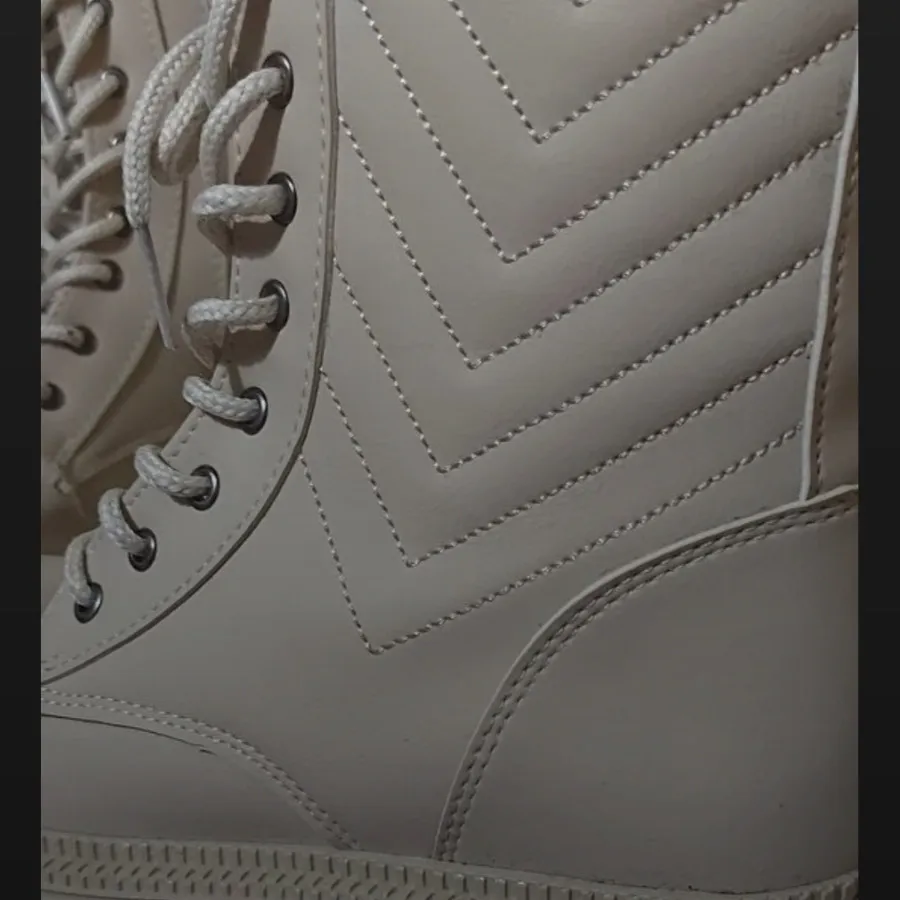 بوت زمستانی کرم