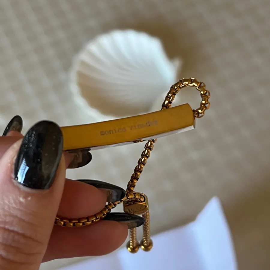 دستبند مونیکا