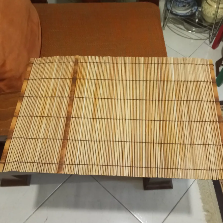 زیر بشقابی و سفره حصیری