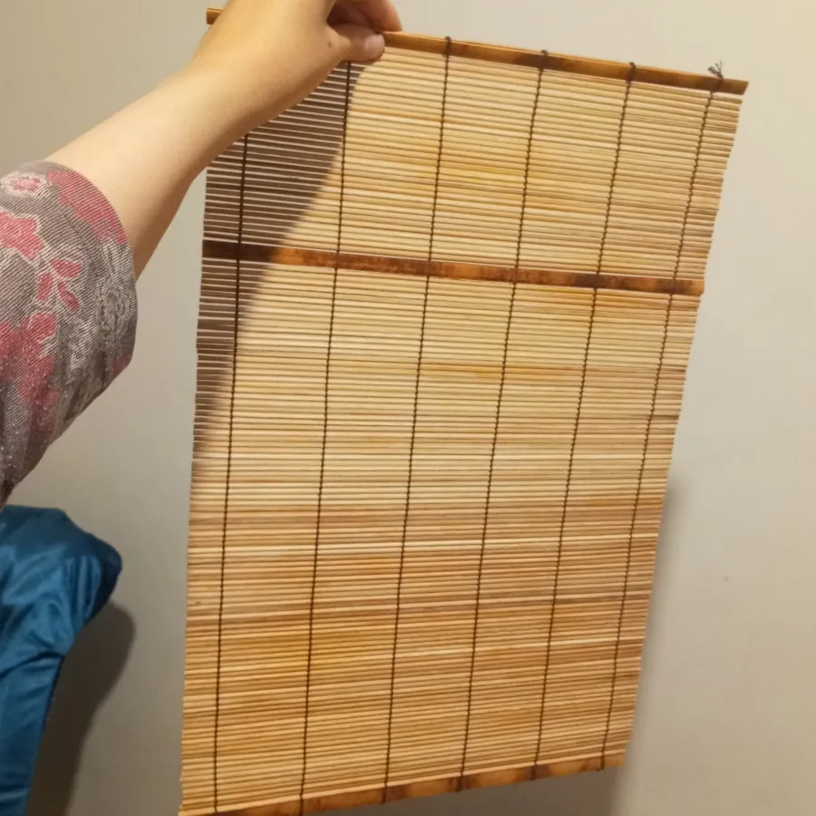 زیر بشقابی و سفره حصیری