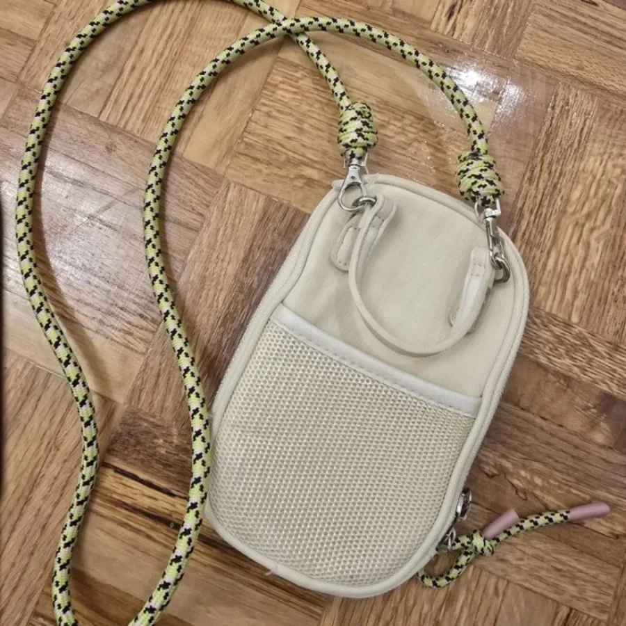 کیف موبایل استرادیواریوس