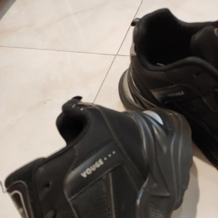 کفش اسپرت زنانه