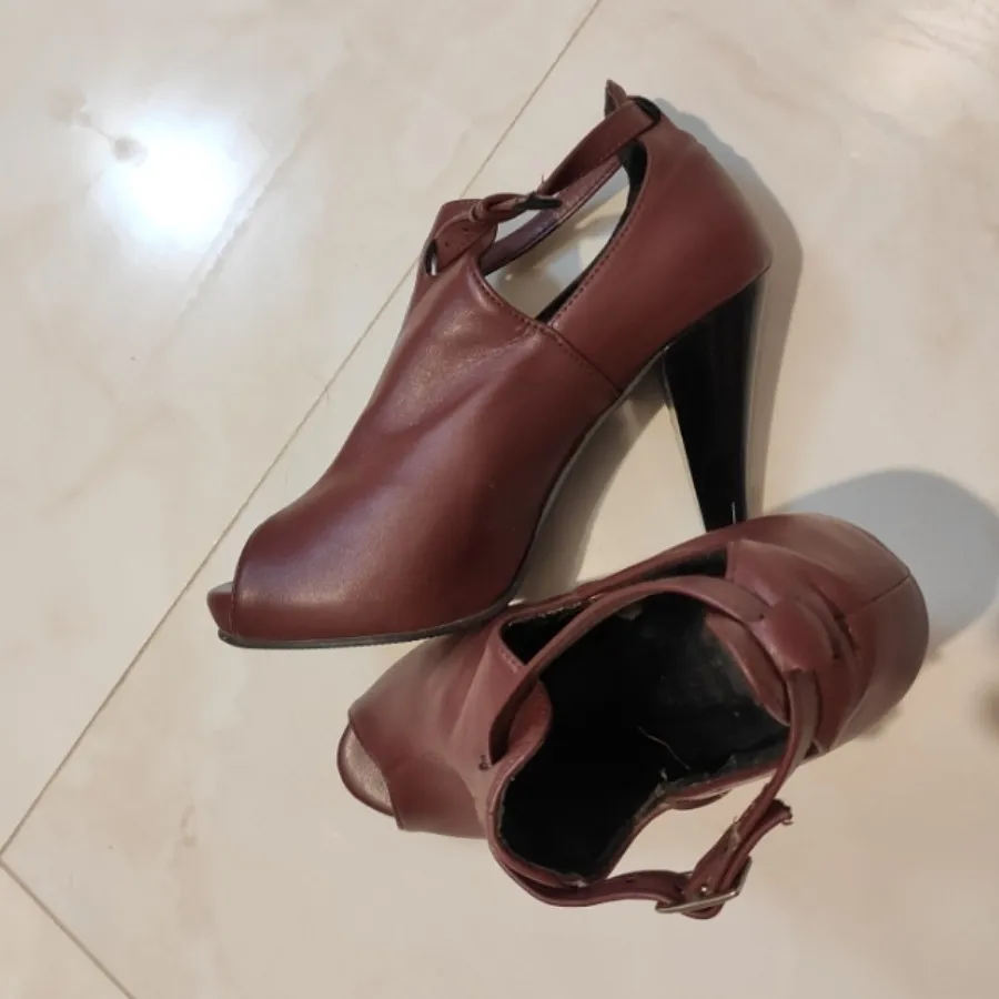 دو عدد کفش مجلسی مارک