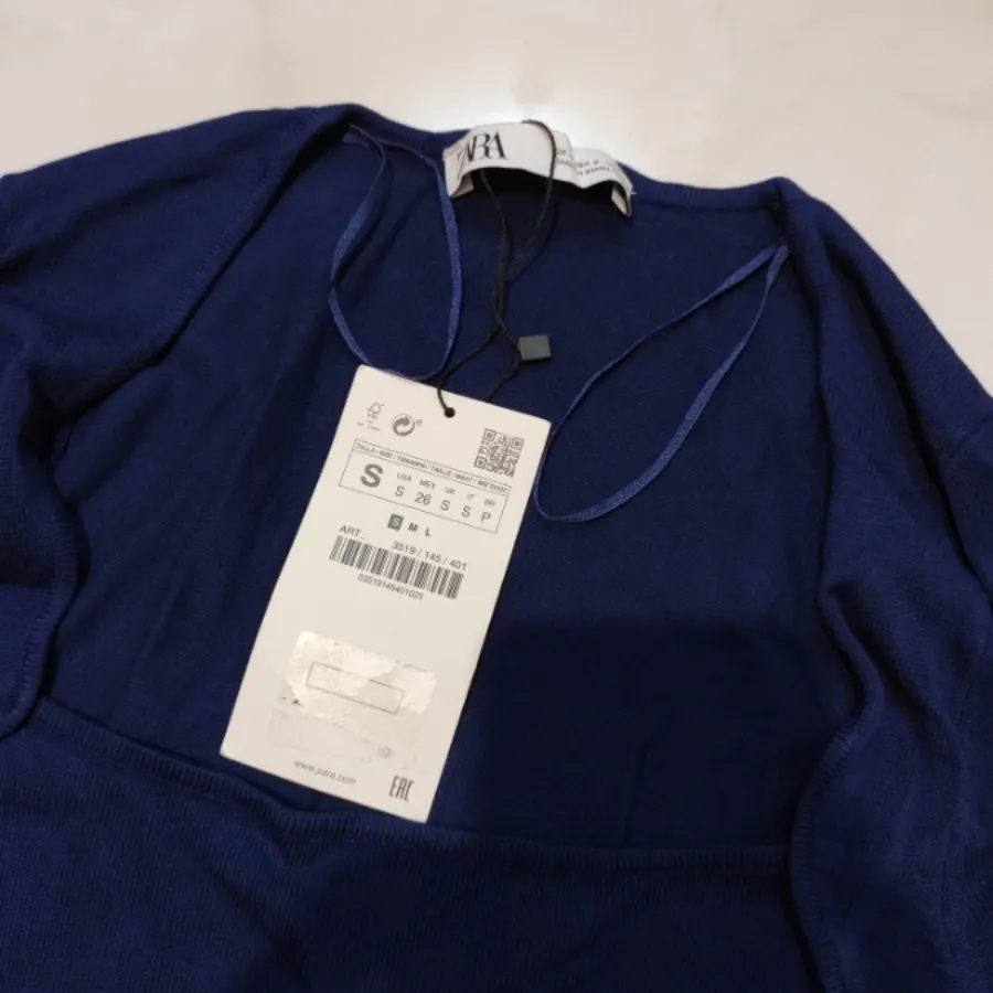 بافت چاکدار یقه باز زارا