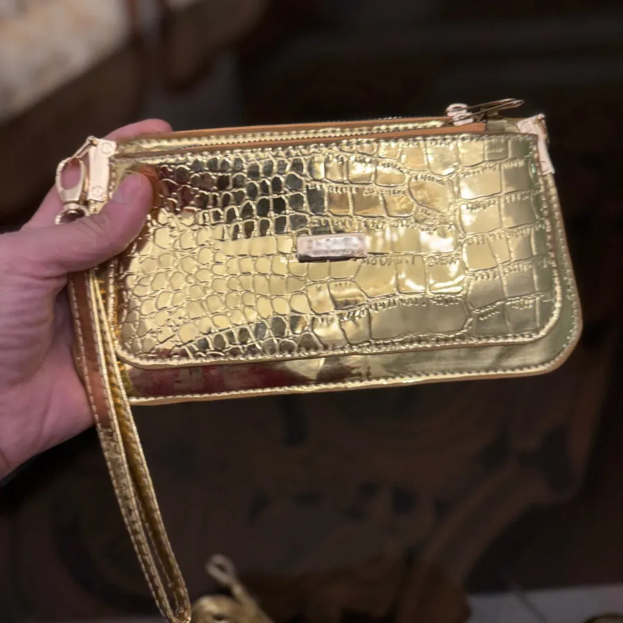 کیف کلاچ طلایی