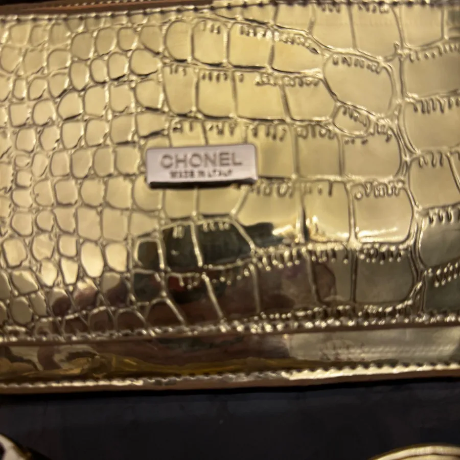 کیف کلاچ طلایی