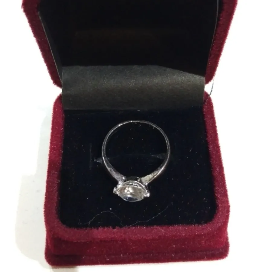 انگشتر تک نگین