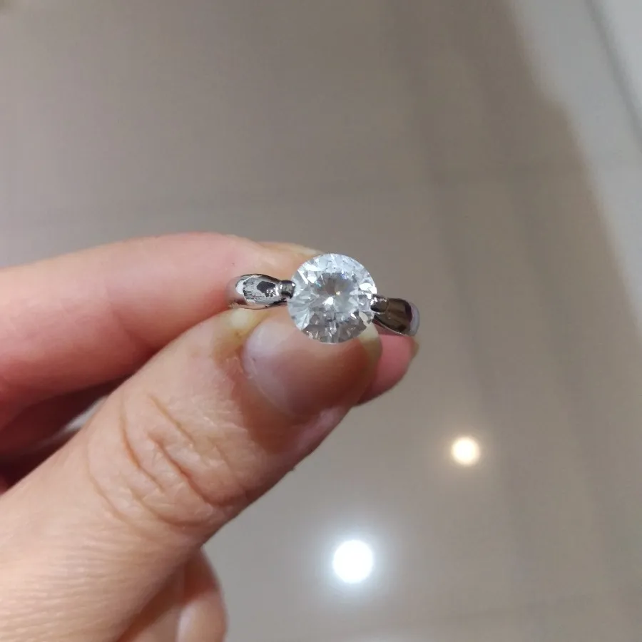 انگشتر تک نگین