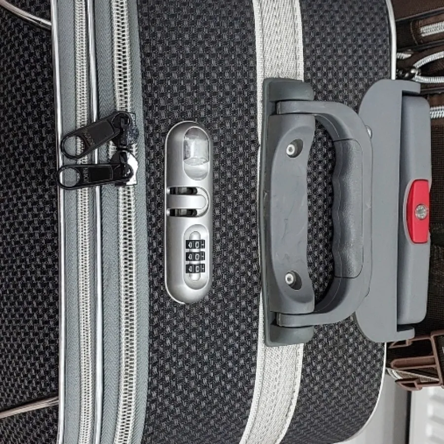 چمدون طوسی تیره طرح دار