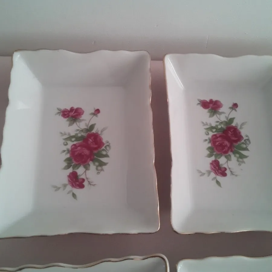 کره خوری گل سرخی