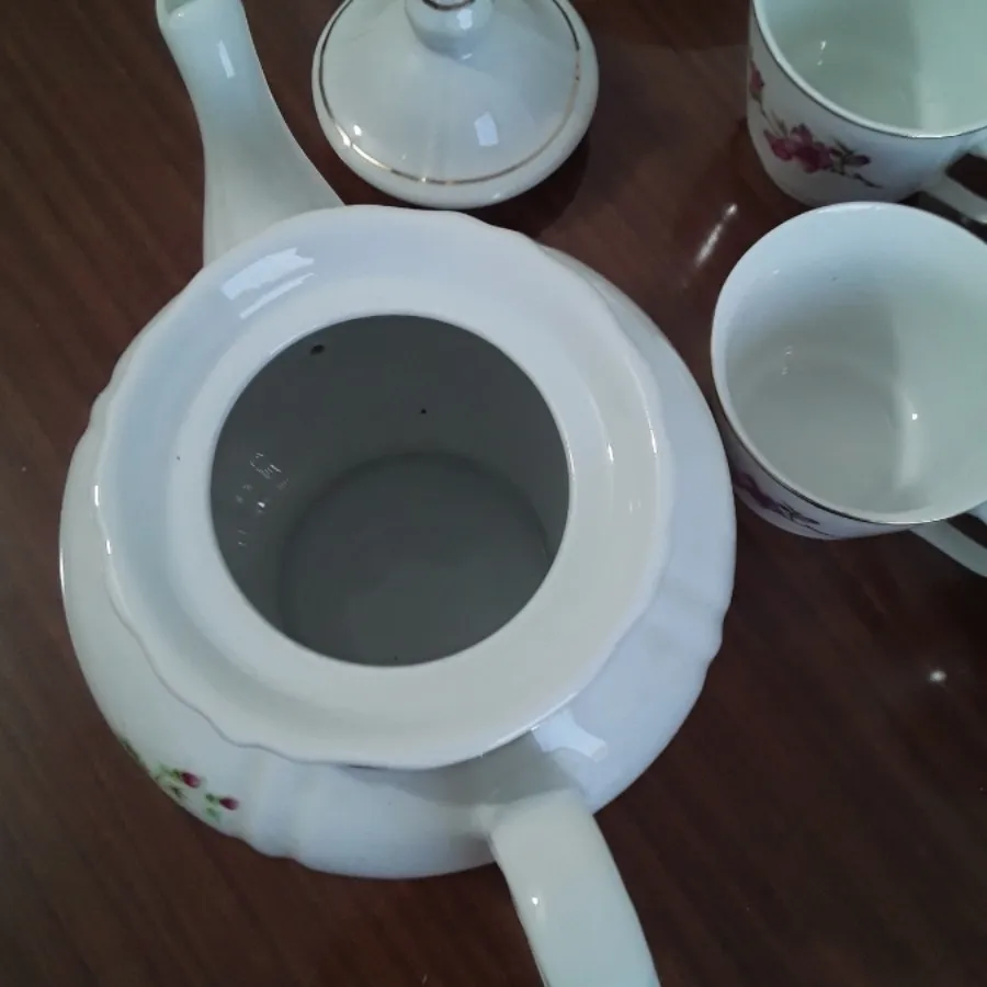 قوری گلسرخی