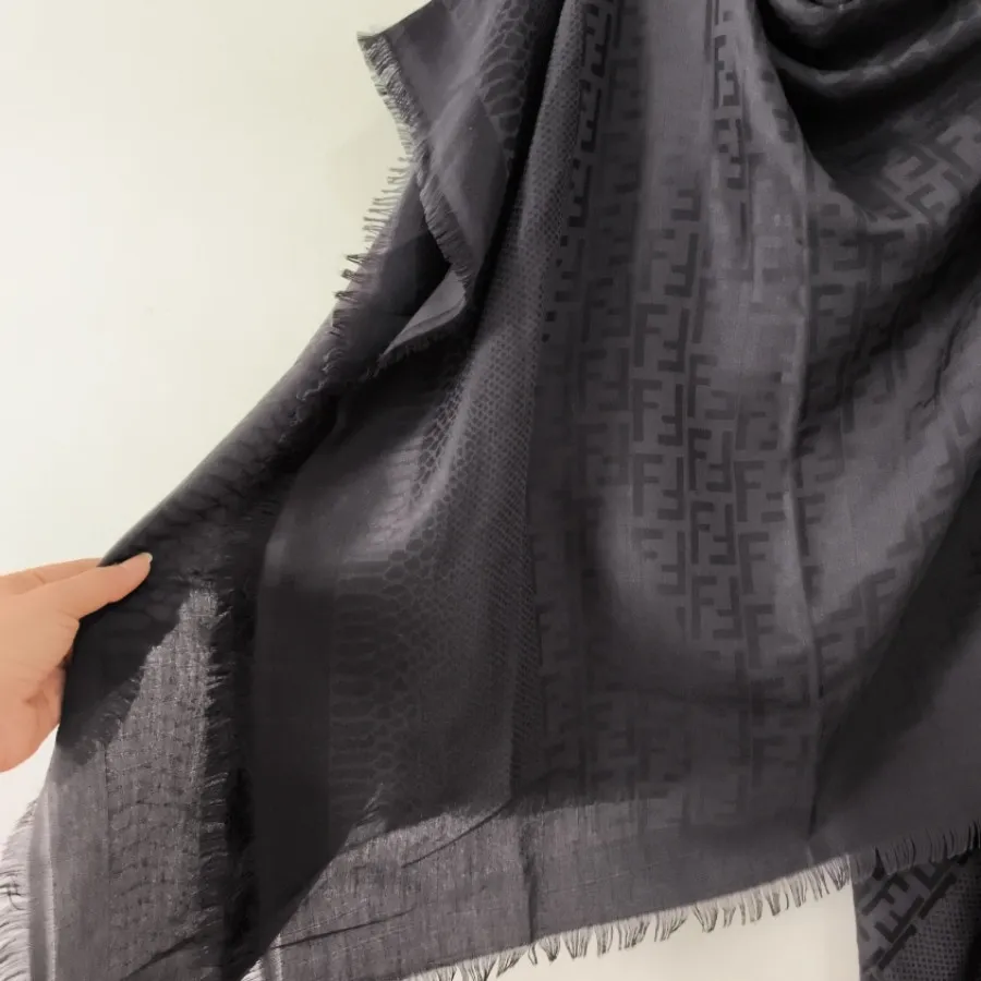 روسری نخی طوسی