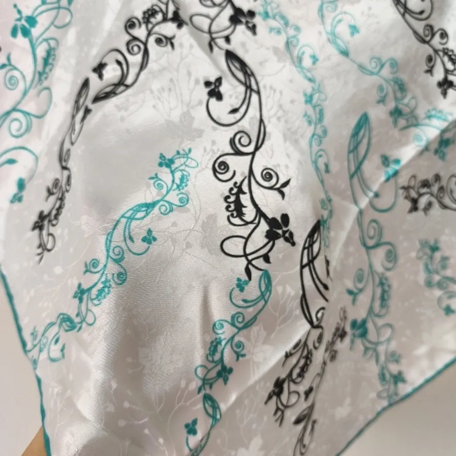 روسری ساتن دور دست دوز