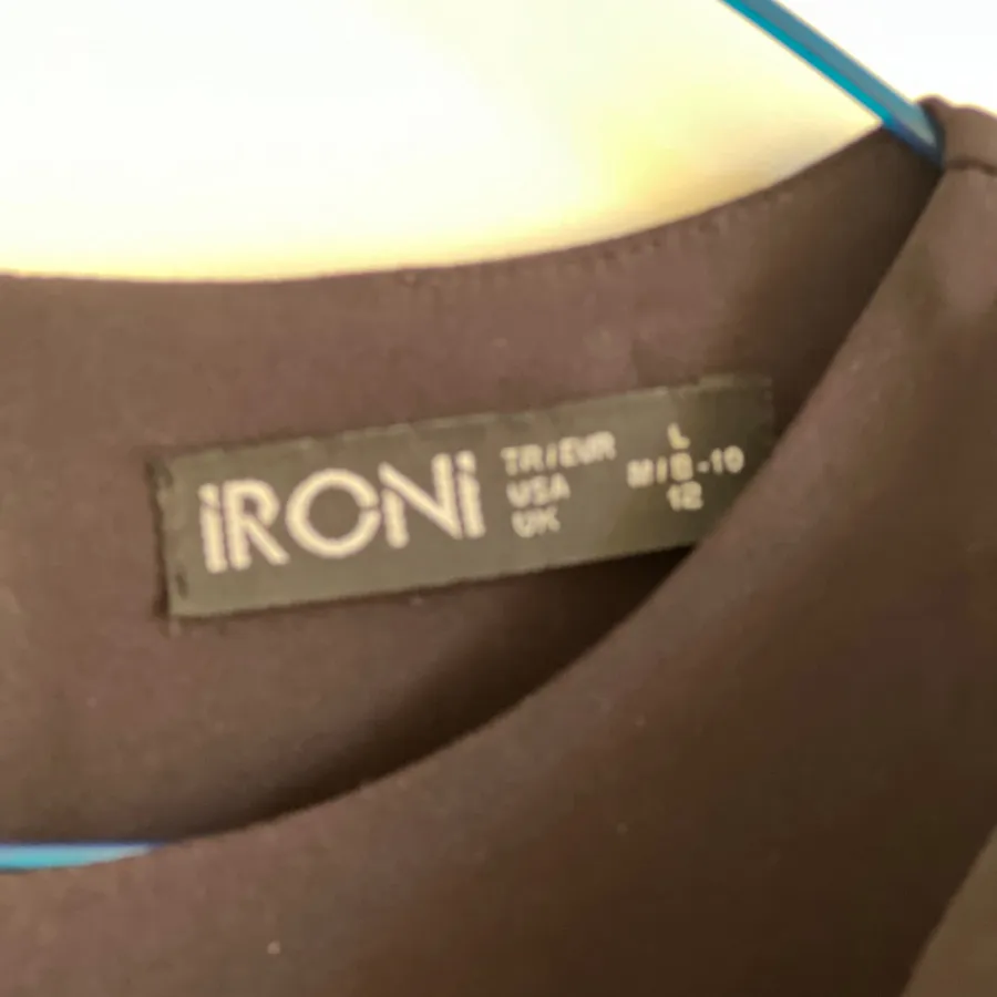 پیراهن مشکی