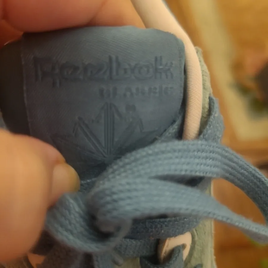 کتونی Reebok