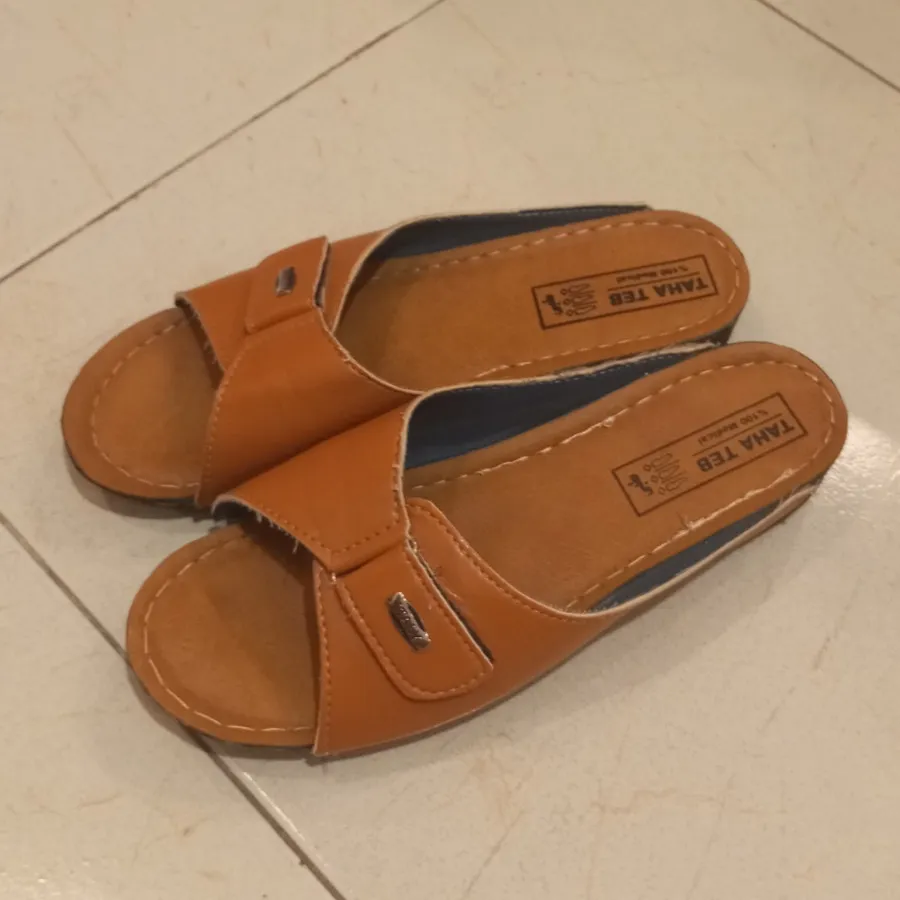 صندل چرم طبی سایز 40