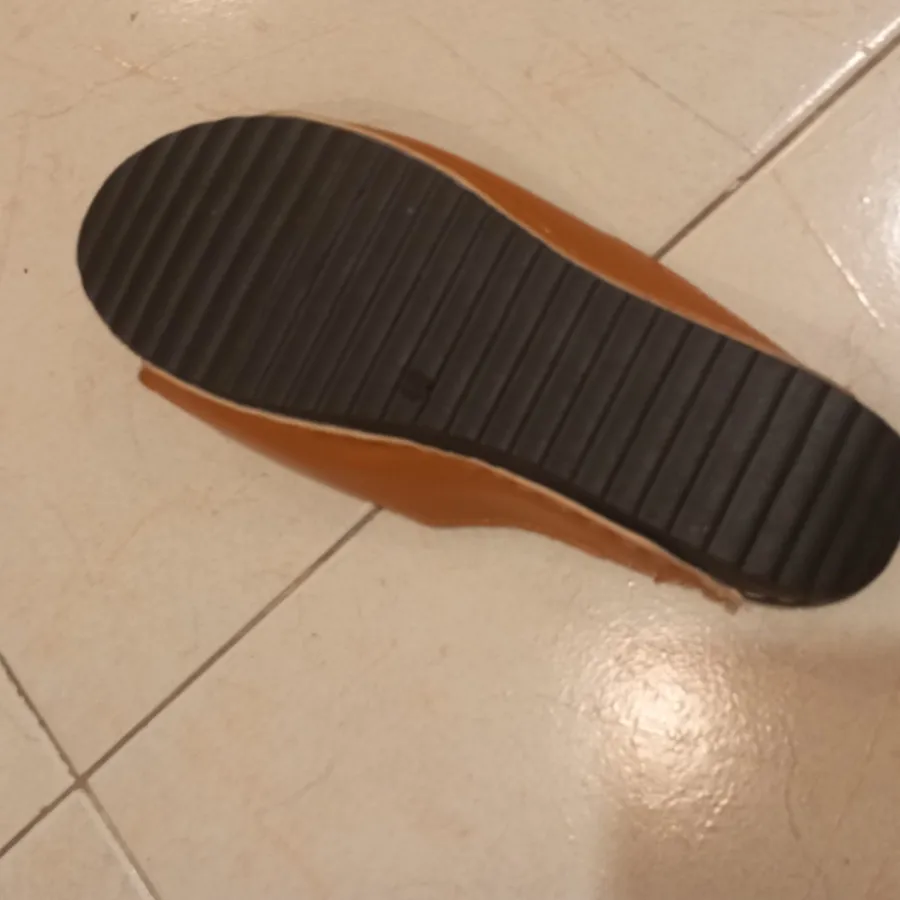 صندل چرم طبی سایز 40