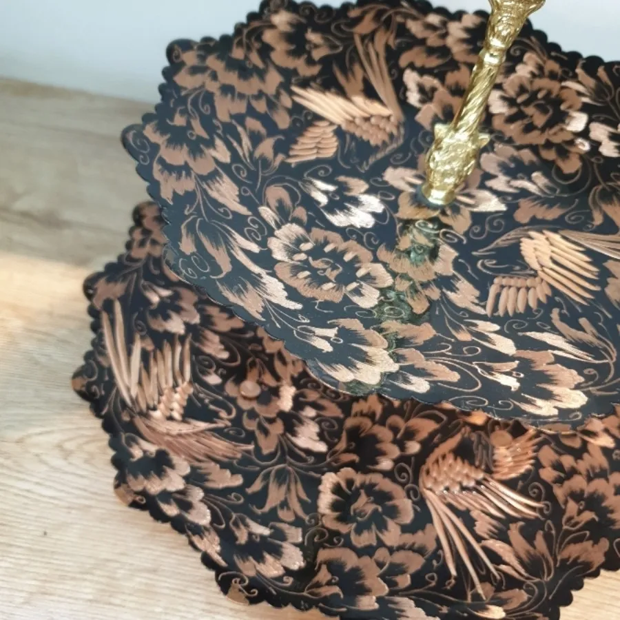 شیرینی خوری