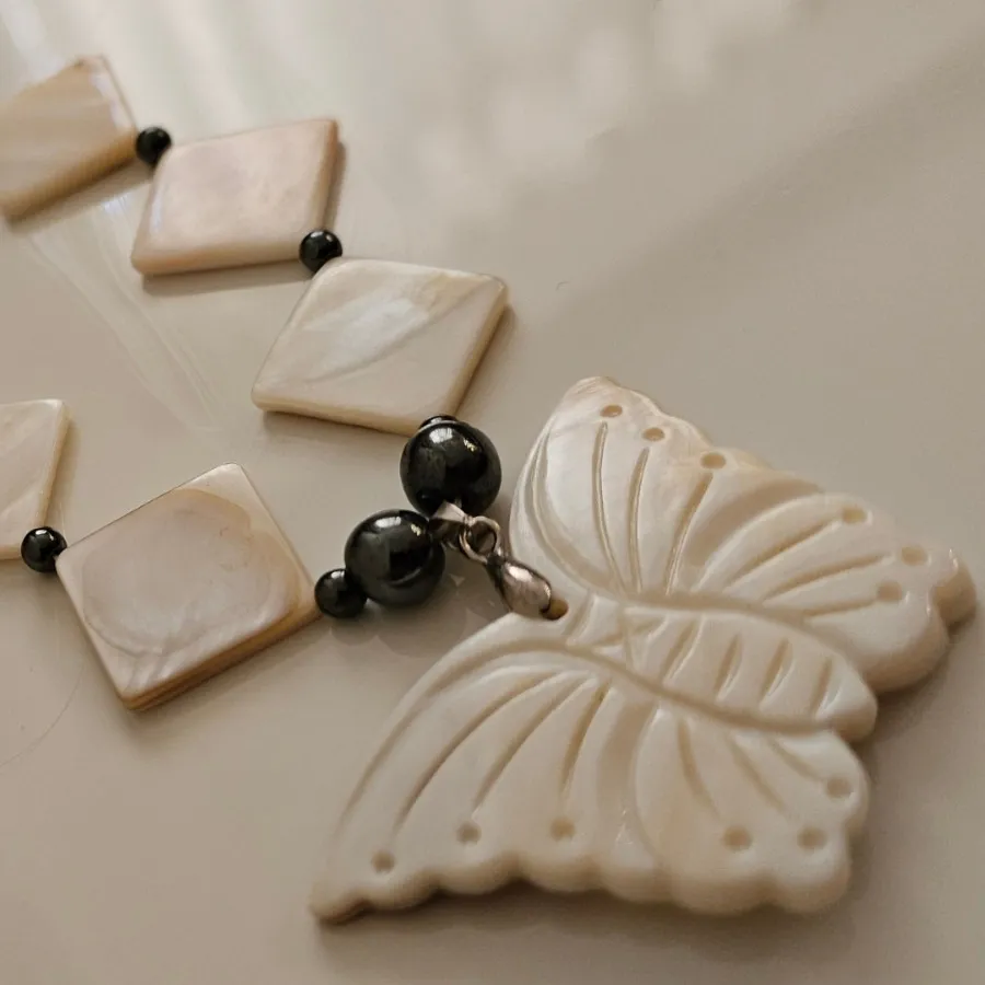 گردنبند صدف با اویز صدفی