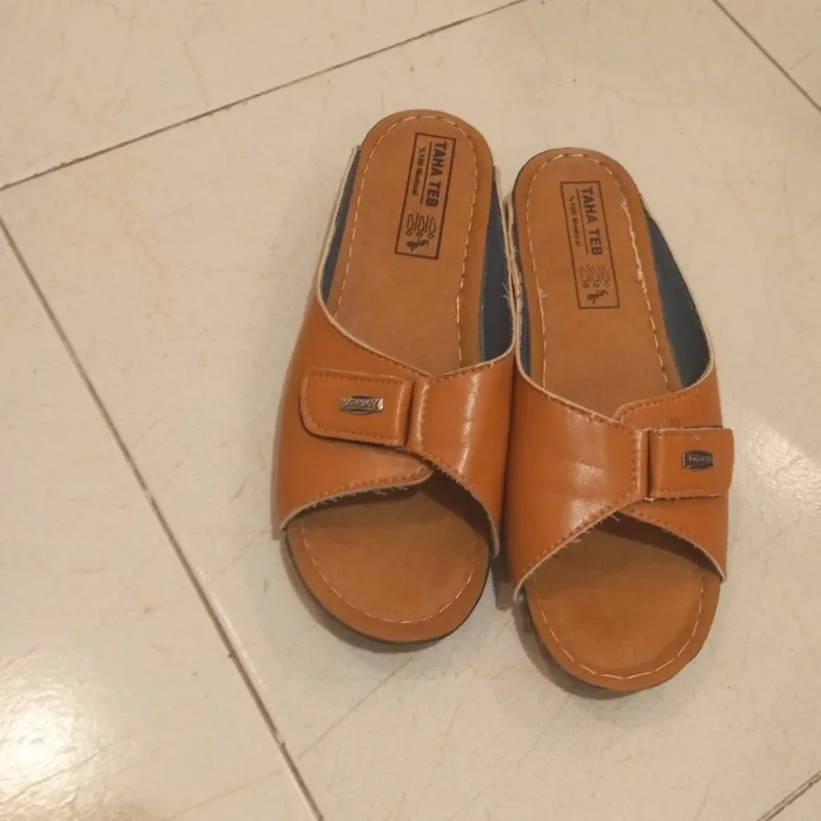 صندل چرمی طبی سایز 40