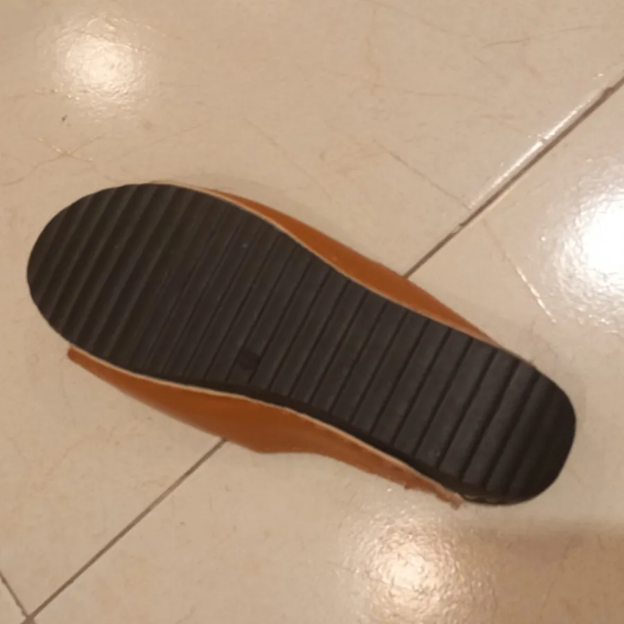 صندل چرمی طبی سایز 40