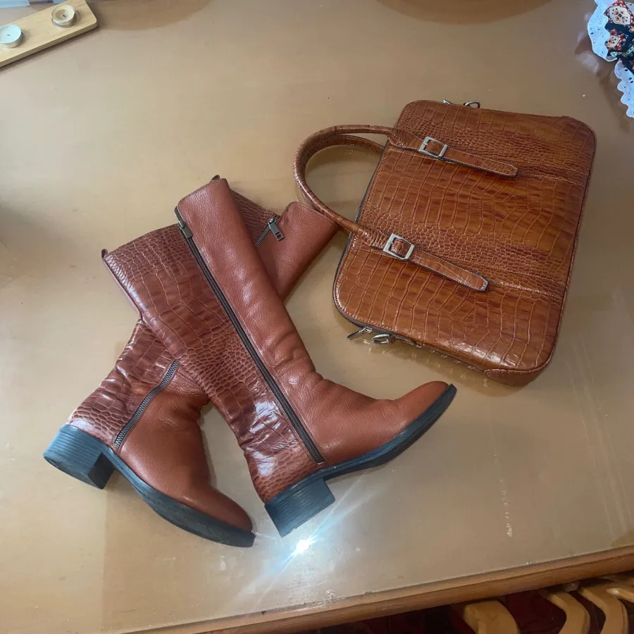 ست بوت و کیف چرم