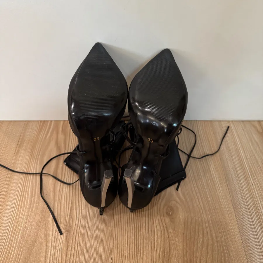 کفش پاشنه بلند