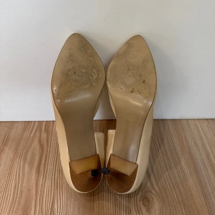 کفش پاشنه بلند