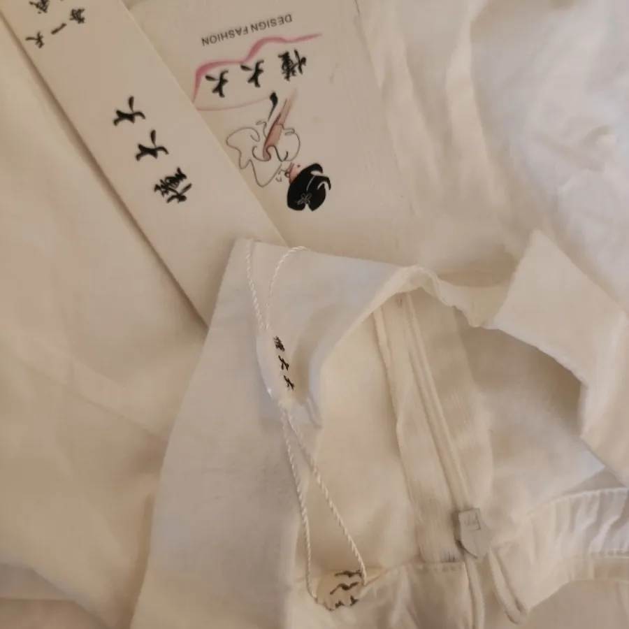 شومیز سفید کلاسیک پولار