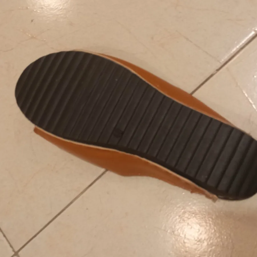 صندل چرمی طبی سایز 40