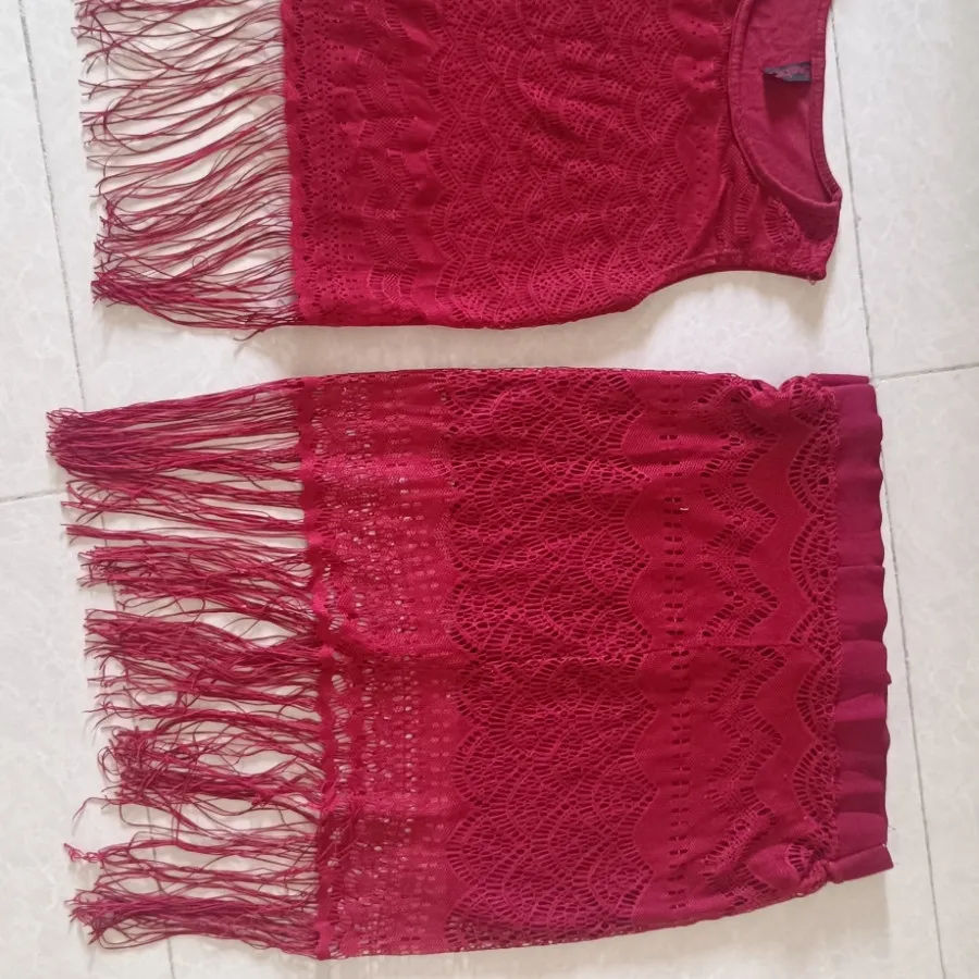 نیم تنه و دامن