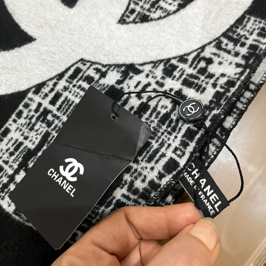 شال دو رو اصل برند