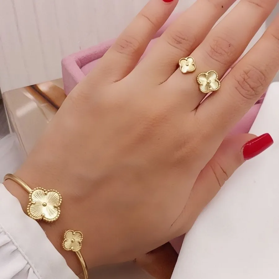 سن دستبند و انگشتر