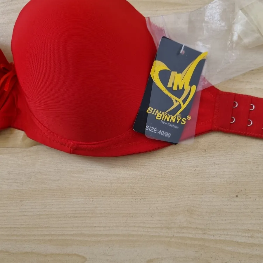 سوتین پشت بند نامریی