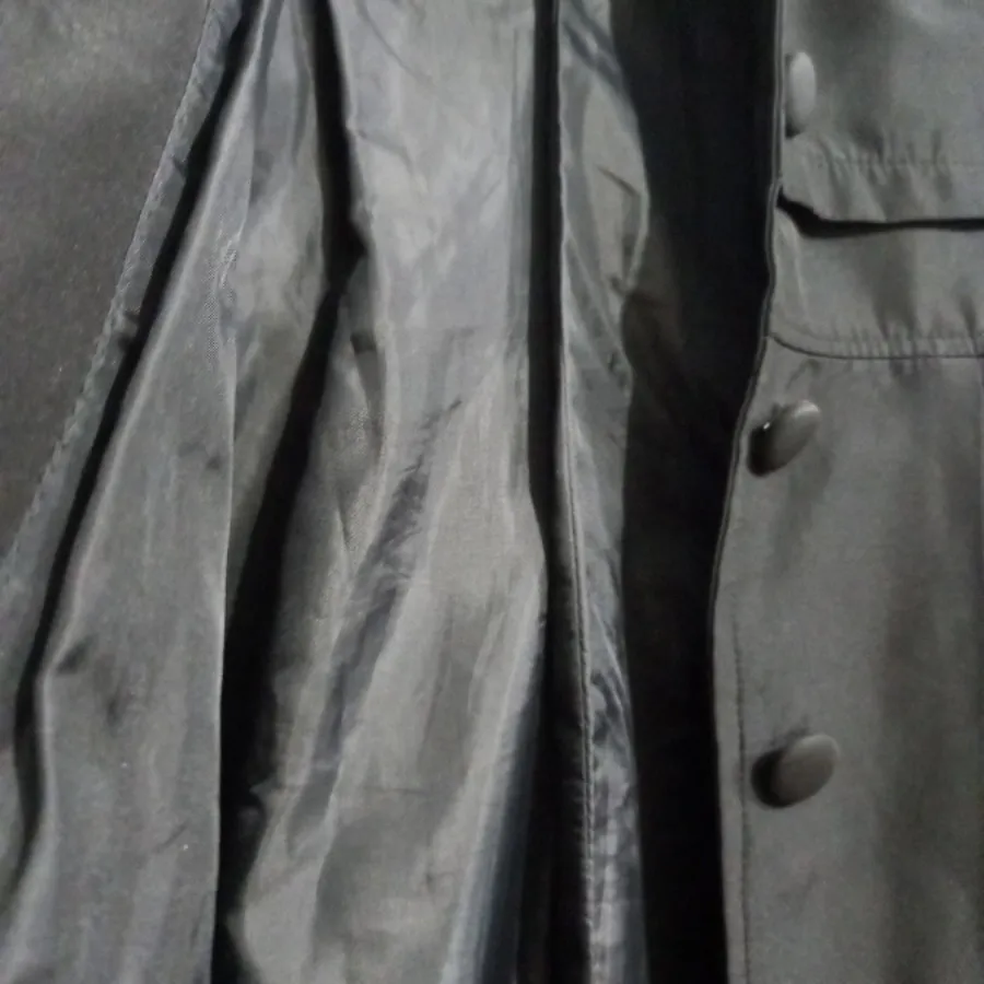 بارونی . بارانی